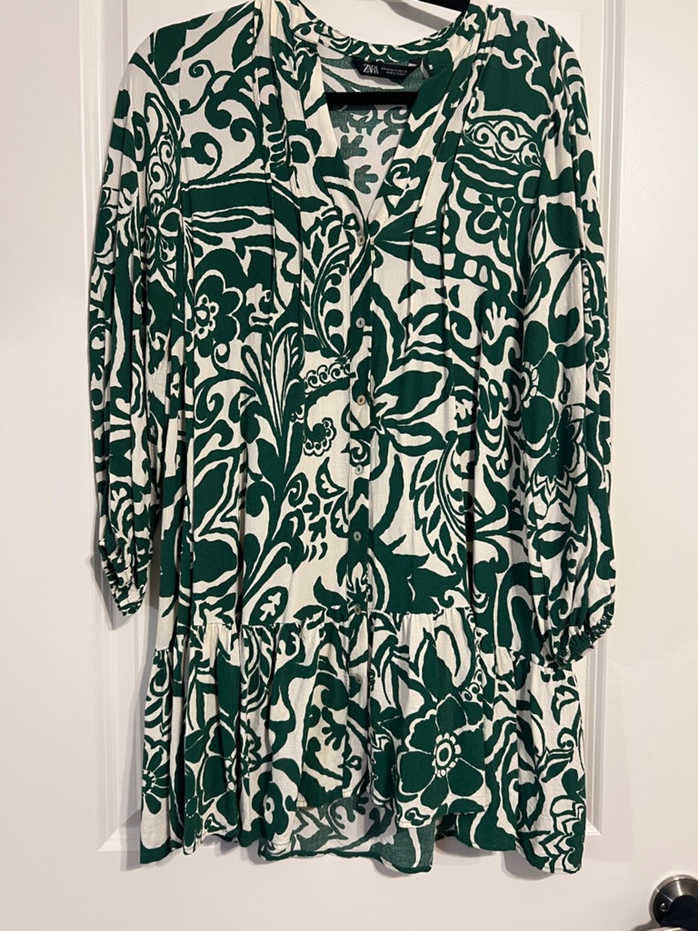 Zara Green and White Floral Long-Sleeve Tiered Dress